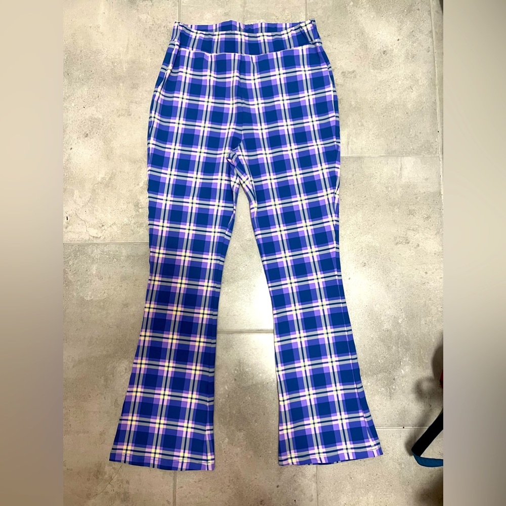 Flared tight pants in purple funky check from Delia’s